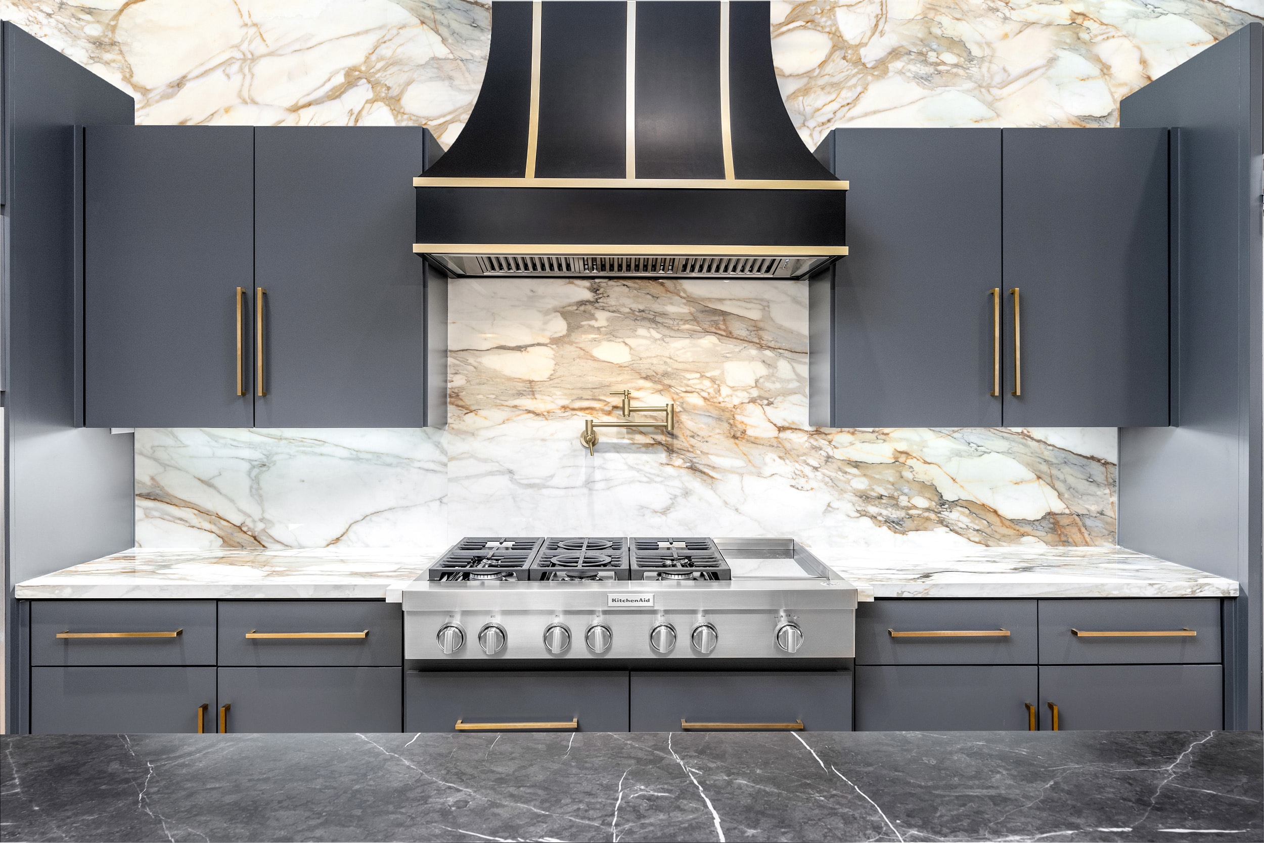 Kitchen Countertops in Pietra Gray & Backsplash