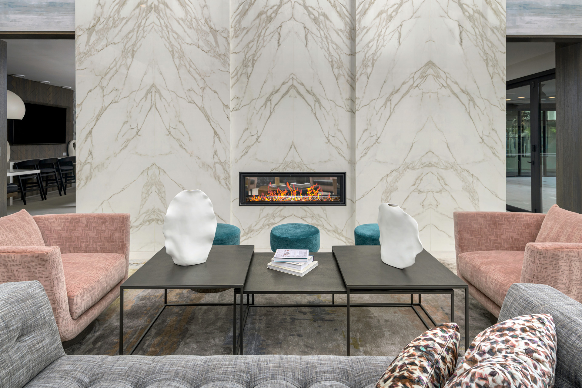 Porcelain Fireplace in Neolith Calacatta