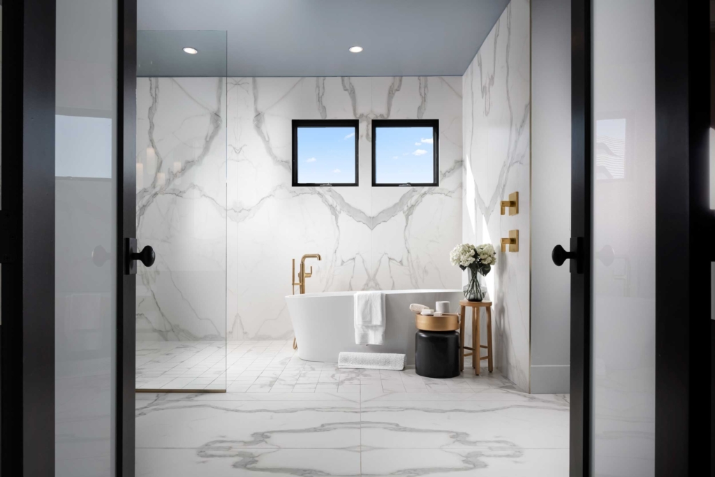 Large-format Porcelain Sintered Stone Shower Wall Cladding and Flooring